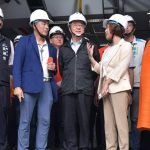 參訪昆兆益精密工業 卓榮泰：開啟「大投資台灣」計畫 吸引更多海外資金投資台灣